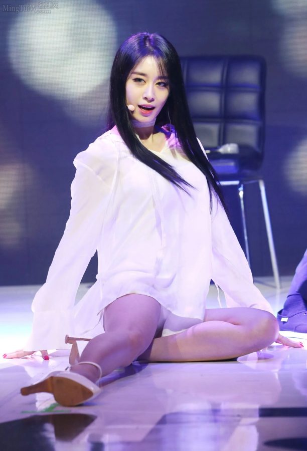 朴智妍Park Ji Yeon台上高跟美腿坐地（第2张/共22张）