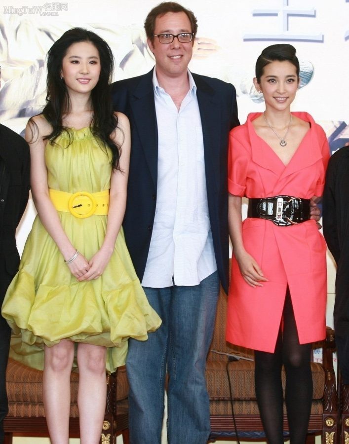 刘亦菲的玉腿和李冰冰的黑丝出席电影发布会（第3张/共4张）