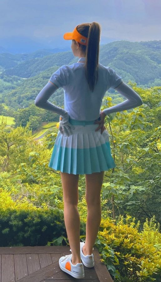 青春美姐姐李多海细美腿玩高尔夫（第4张/共4张）
