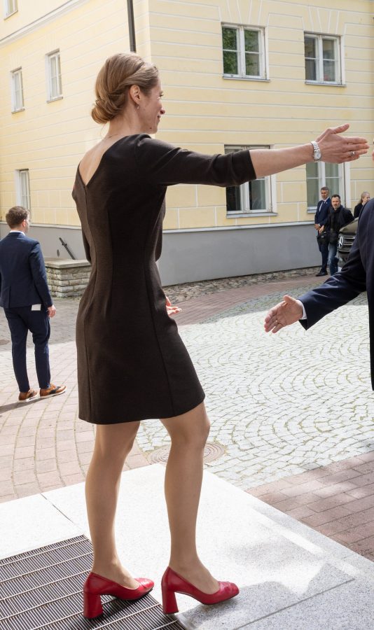 爱穿丝袜的爱沙尼亚女政治家卡娅·卡拉斯的腿不错（第6张/共8张）