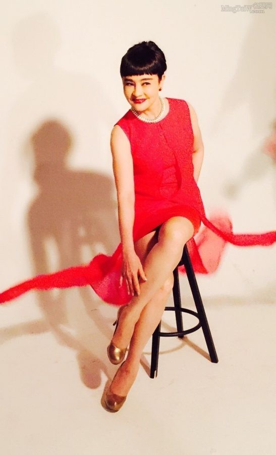 梁丹妮穿红色短裙美腿高跟棚拍低清照（第6张/共6张）