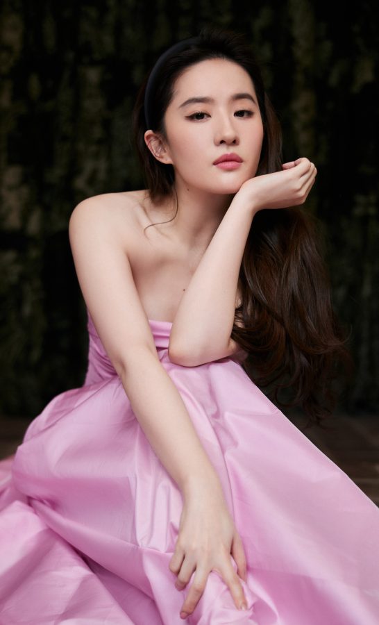 刘亦菲穿低胸粉紫礼服亮相威尼斯酥胸微露气质高贵典雅（第4张/共15张）