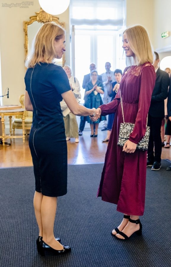 爱沙尼亚总理Kaja Kallas穿肉色丝袜出席文化竞赛活动（第8张/共11张）