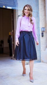 爱穿丝袜的约旦王后Queen Rania踩细高跟出席会议（第3张/共4张）