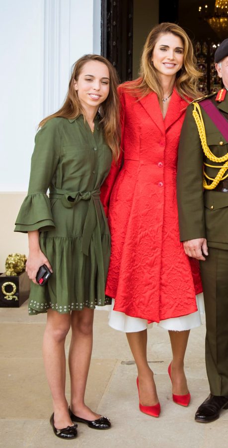 约旦拉尼娅王后Queen Rania腿穿丝袜配红色尖头高跟（第3张/共3张）