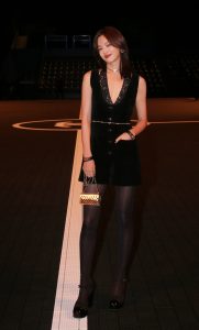 辛芷蕾腿穿黑丝出席香奈儿品牌发布会（第4张/共12张）