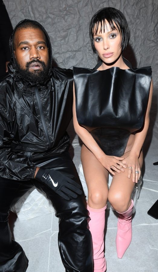 Kanye West的妻子Bianca Censori大胆另类着装现身米兰（第10张/共26张）