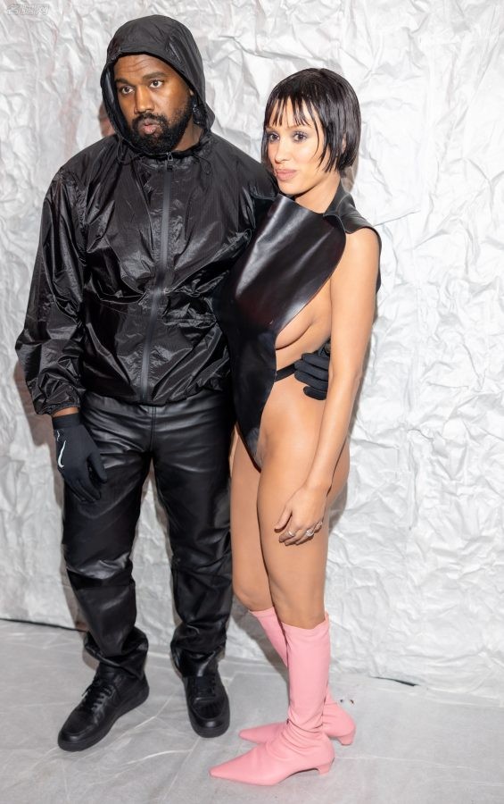 Kanye West的妻子Bianca Censori大胆另类着装现身米兰（第8张/共26张）
