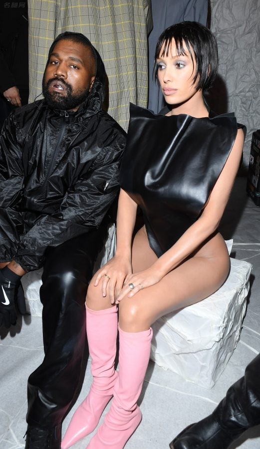Kanye West的妻子Bianca Censori大胆另类着装现身米兰（第11张/共26张）