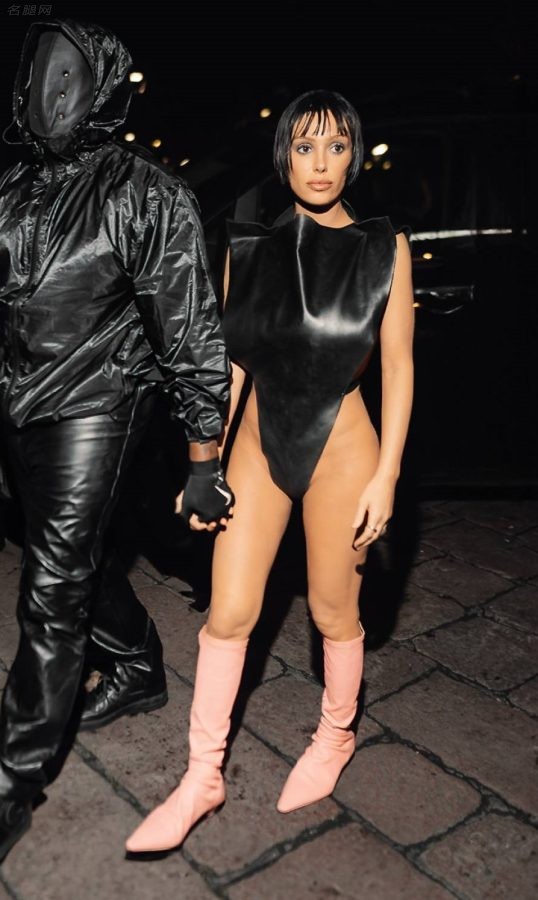 Kanye West的妻子Bianca Censori大胆另类着装现身米兰（第21张/共26张）
