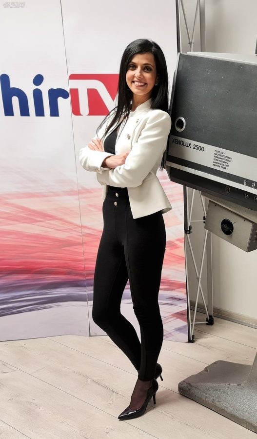 匈牙利女议员Zsófia Koncz紧身裤里穿黑丝（第2张/共2张）