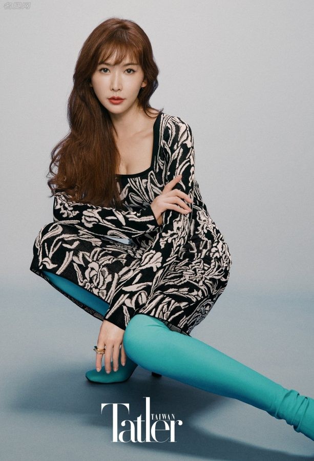 美女模特林志玲穿透视裙秀腿给杂志拍摄封面写真（第5张/共6张）